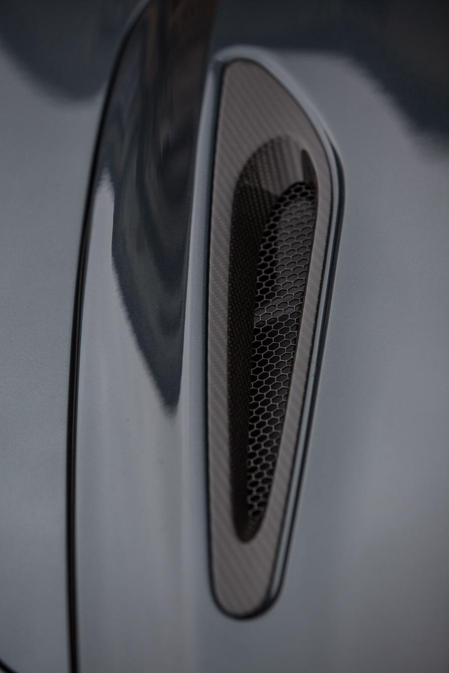 Детали экстерьера McLaren 720S Coupe 2017 года  (UK) (фото 34 из 45)